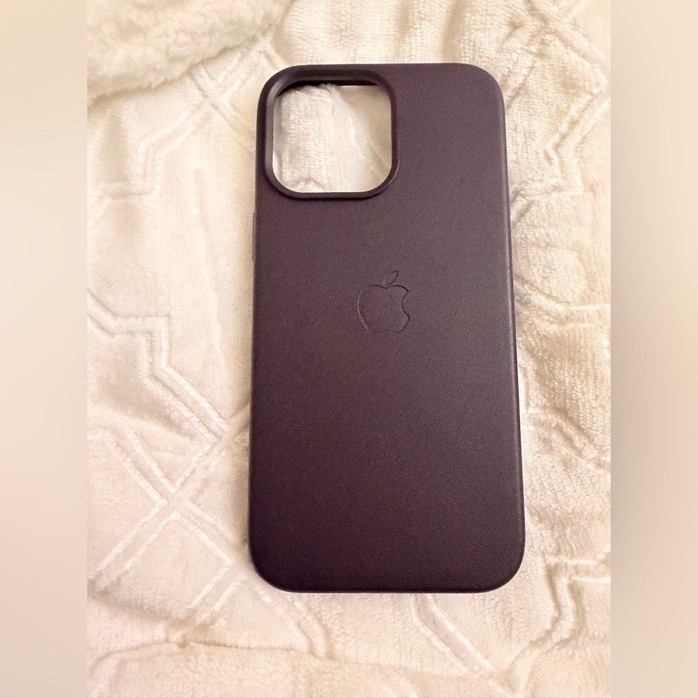 Apple Leather MagSafe iPhone Case - Dark Purple
